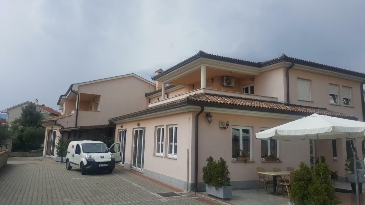 Apartment Dora Рийека Екстериор снимка